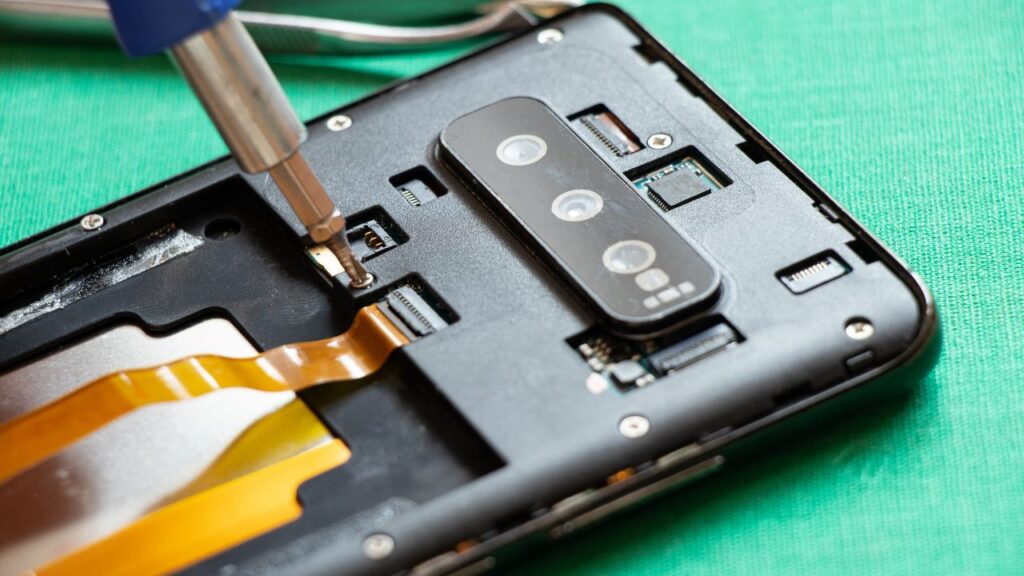 DIY Mobile Phone Repairs - The Pros & Cons