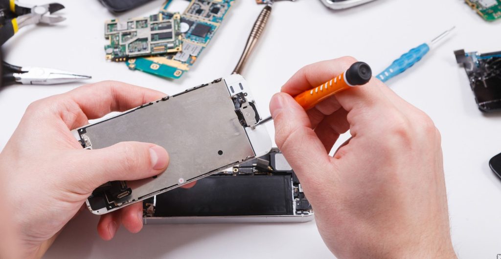 Choosing the Right Samsung Repair Shop: Tips & Considerations